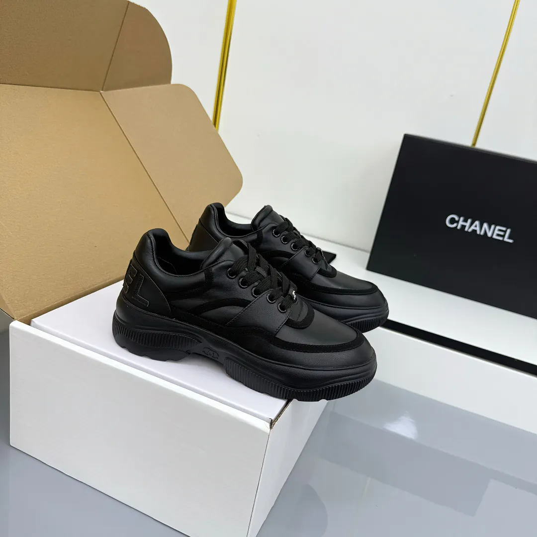 👟👟Ex-factory price 620👟👟 Chanel bread shoes ~ original calfskin panda shoes Chanel 25C latest hot style panda black and white sports shoes casual sneakers Xiaoxiang hot item classic black and white panda color coco girls must pay Fabric: original custom mixed sheepskin lining: original imported breathable mesh lining outsole: Original molded rubber + TPU combination Size: Women's 35-41